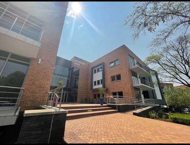 369M² OFFICE TO LET IN BRYANSTON